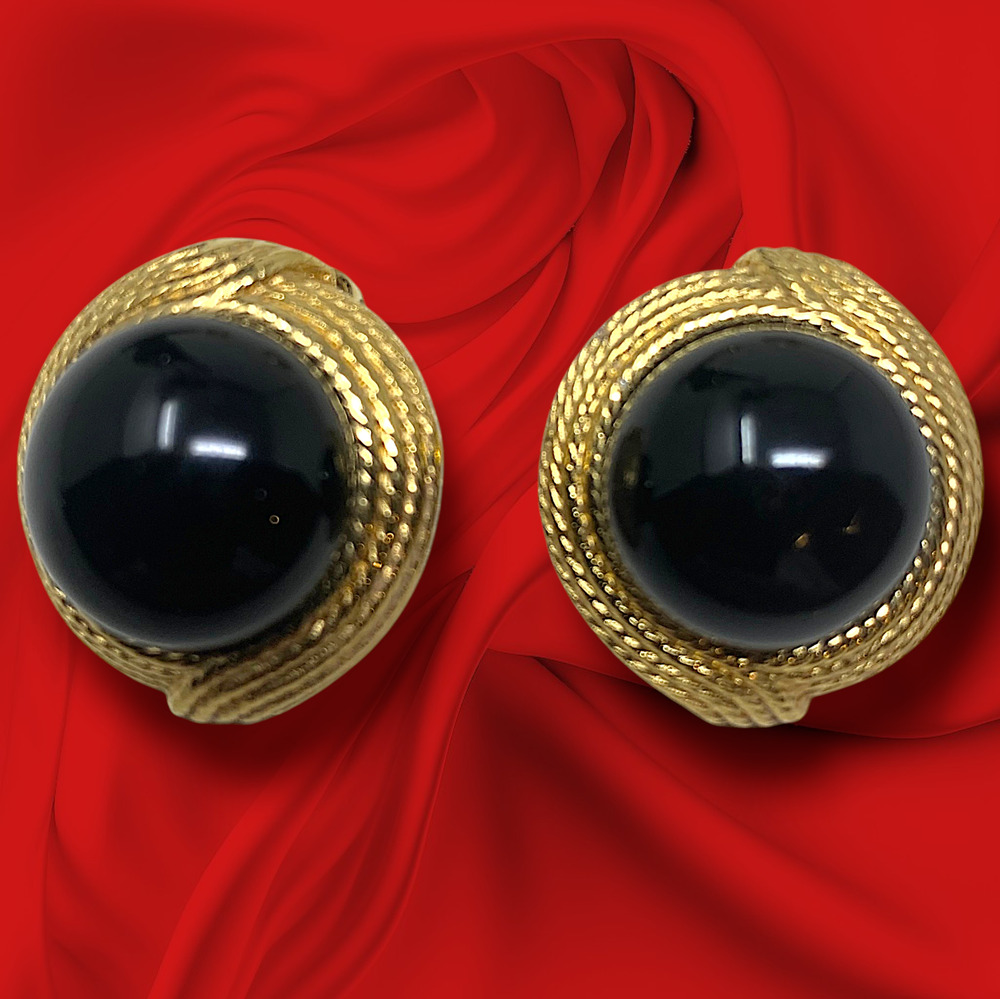 Ciner Faux Onyx Cabochon Gold Tone Rope Clip On Earrings Vintage Signed